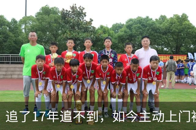 追了17年追不到，如今主动上门被轰走：42岁詹姆斯遭尼克斯当众羞辱
